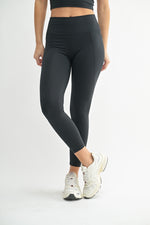 Load image into Gallery viewer, Venice Cloud Light Sculpt High-waisted Leggings- Black
