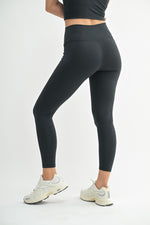 Load image into Gallery viewer, Venice Cloud Light Sculpt High-waisted Leggings- Black
